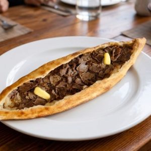 Kapalı Kavurmalı Pide